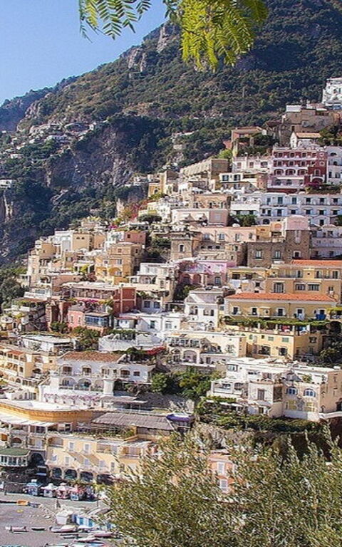 Top 5 Places to See in the Amalfi Coast