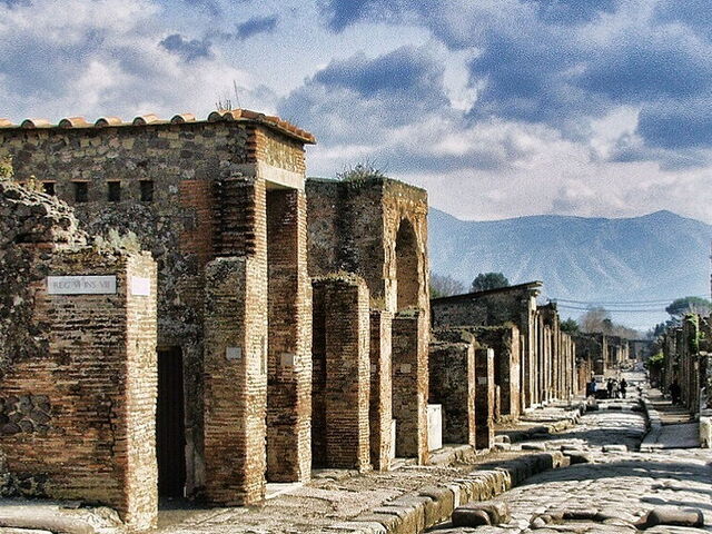 A Journey Lasting Two Thousand Years to Pompeii