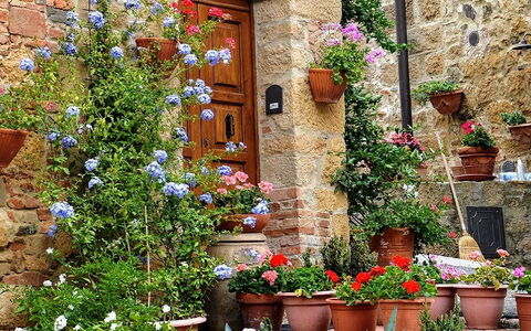 A Short Journey to the Center of Anghiari