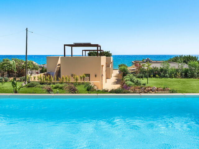 5 Dream Homes on the Beach