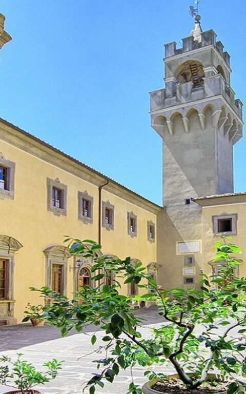 The Castle of Montegufoni: from origins to the present day