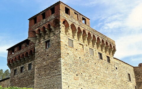 7 Magnificent Medieval Castles to See in Tuscany