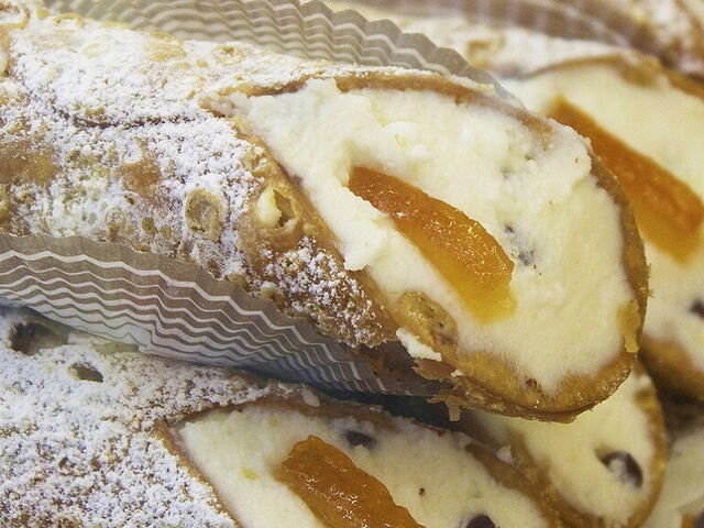 The Top 10 Dishes to Try in Sicily