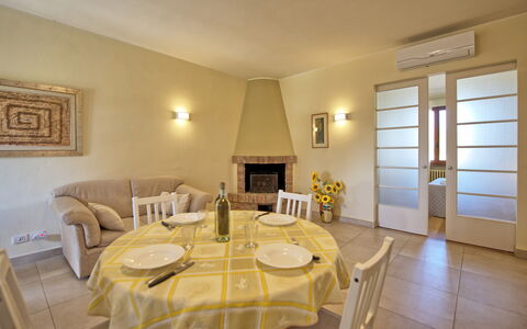 Accommodation Casa Rossa 7: Dining Room, Kitchen
