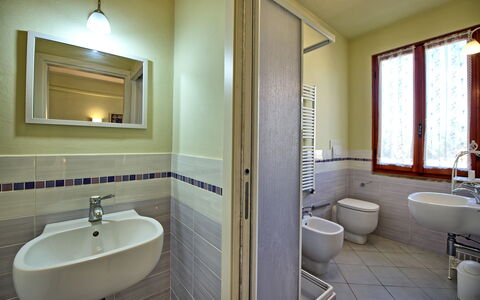 Accommodation Casa Rossa 7: Bathroom