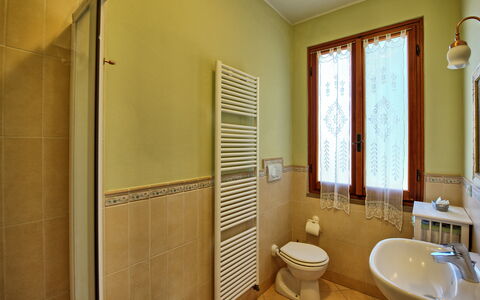Accommodation Casa Rossa 6: Bathroom