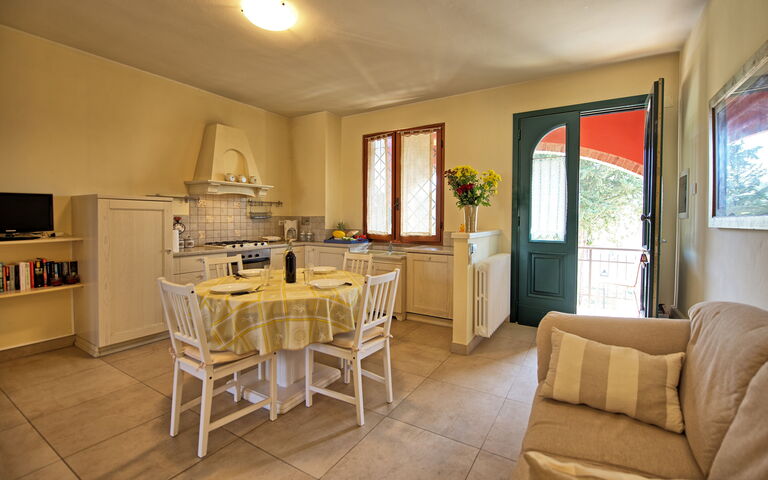 Accommodation Casa Rossa 7: Dining Room, Kitchen