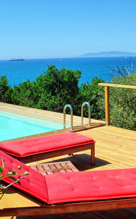 Presidio: Garden, Pool