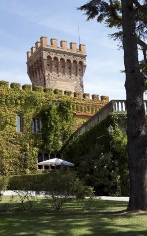 Castello Leopoldo: Building Exterior, Garden
