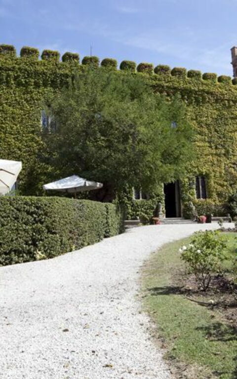 Castello Leopoldo: Building Exterior