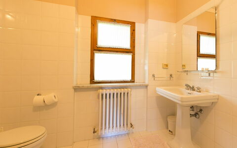 Accommodation Villa Acciaioli: Bathroom