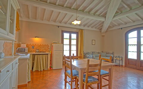 Accommodation Tiglio: Dining Room, Kitchen, Living Room