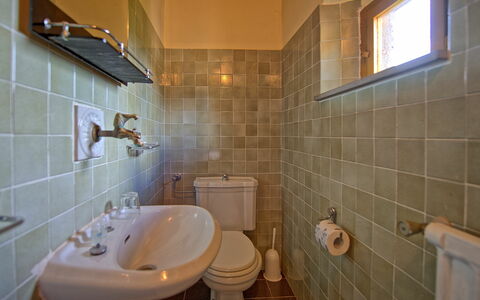 Accommodation Montegufoni 23: Bathroom