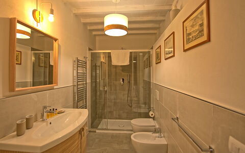 Accommodation Montegufoni 27: Bathroom