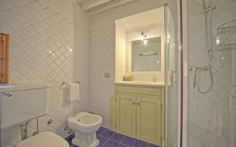 Accommodation Montegufoni 13: Bathroom