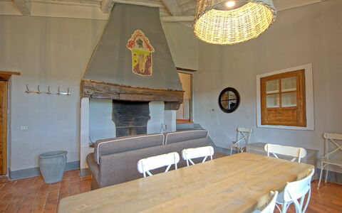 Accommodation Acciaioli 14: Dining Room, Kitchen, Living Room