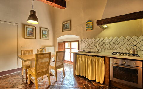 Accommodation Montegufoni 19b: Dining Room, Kitchen, Living Room