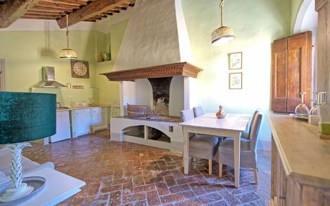 Accommodation Montegufoni 29: Dining Room, Living Room