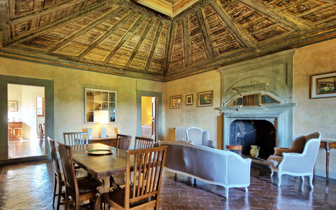 Accommodation Cupola: Dining Room, Living Room