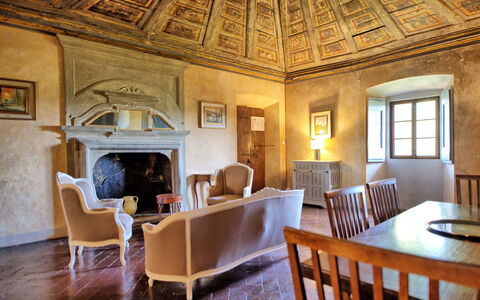 Accommodation Cupola: Dining Room, Living Room