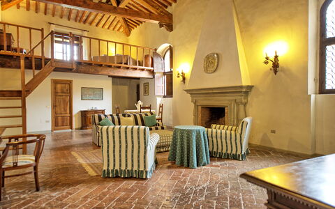 Accommodation Teatro: Dining Room, Living Room