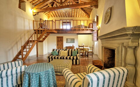 Accommodation Teatro: Dining Room, Living Room