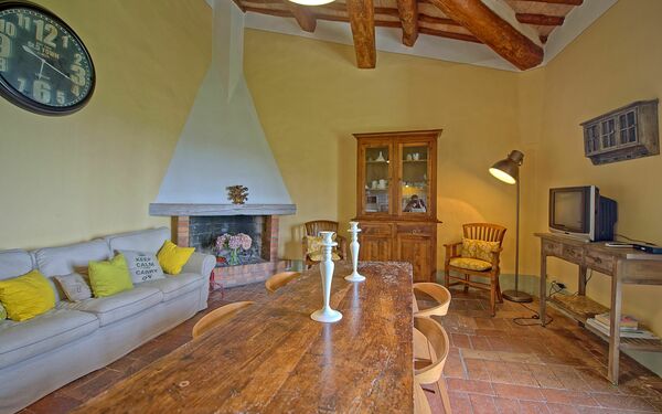 Accommodation Tettoia: Dining Room, Kitchen, Living Room