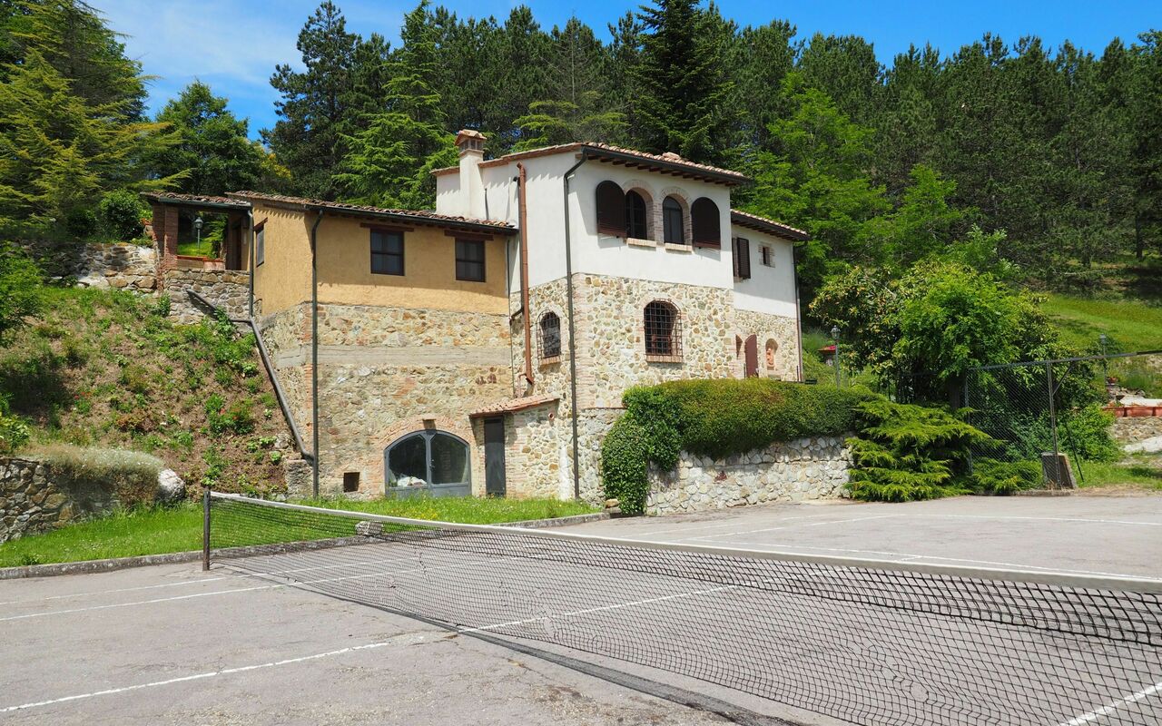 Accommodation Cornocchio 2: Building Exterior, Garden, Outdoor