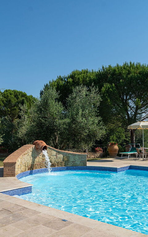 Montelopio: Building Exterior, Outdoor, Pool