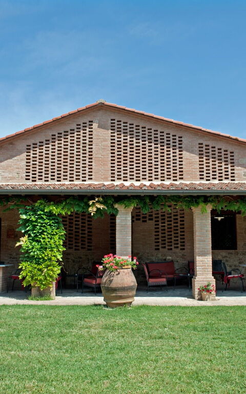 Montelopio: Building Exterior, Garden