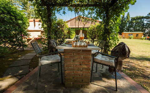 Accommodation Montelopio 1: Garden, Outdoor