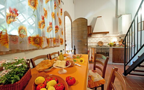 Accommodation Montelopio 6: Dining Room, Kitchen, Living Room