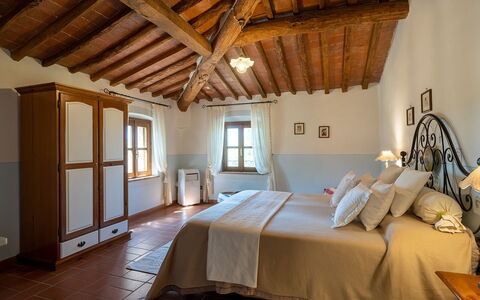 Accommodation Montelopio 4: Bedroom