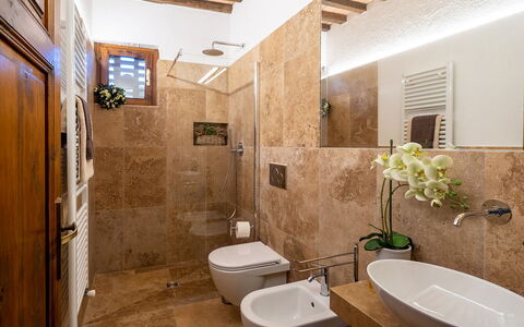 Accommodation Montelopio 2: Bathroom