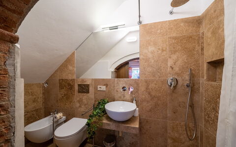 Accommodation Montelopio 3: Bathroom