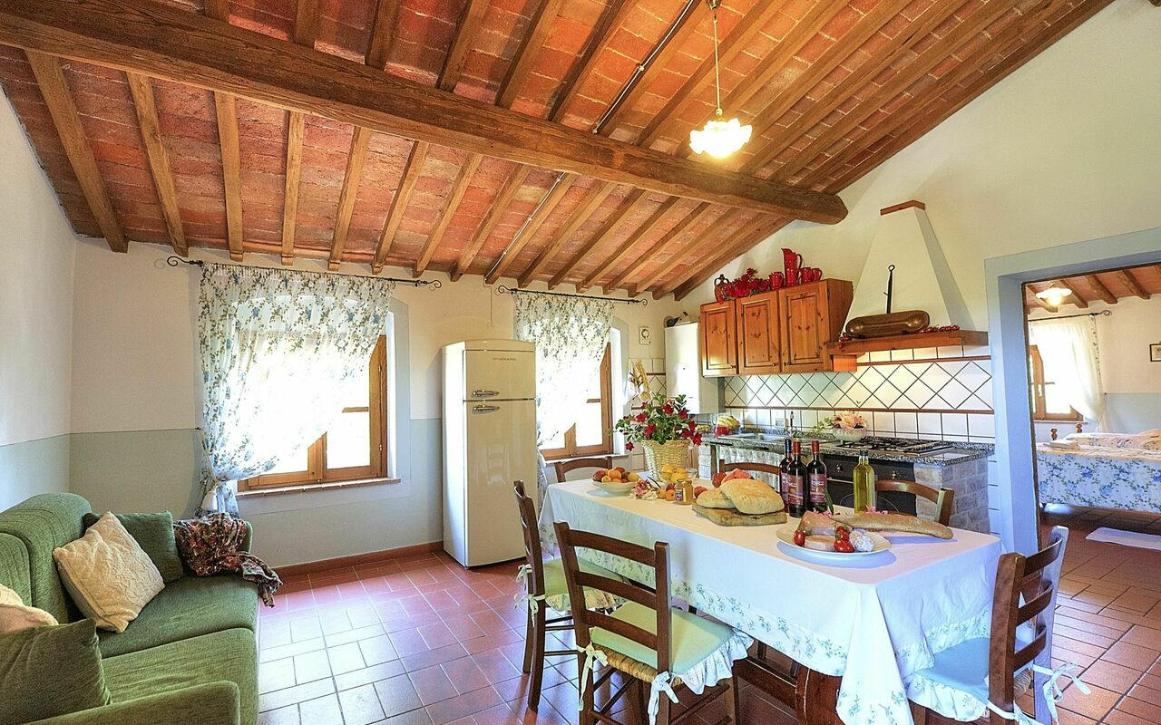 Accommodation Montelopio 4: Dining Room, Kitchen