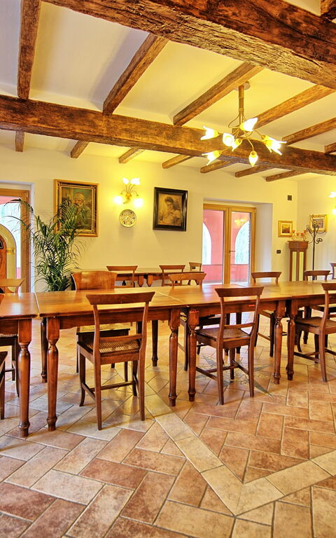 Villa Contessa: Common Room, Dining Room
