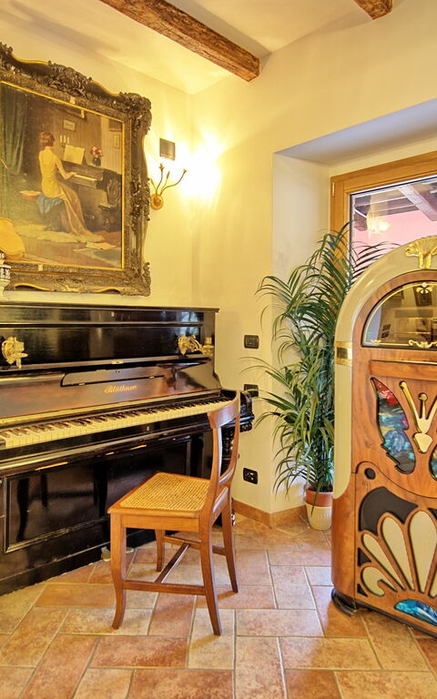 Villa Contessa: Common Room