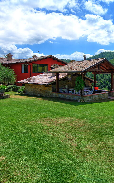 Villa Contessa: Building Exterior, Garden