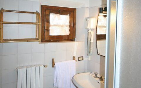 Accommodation La Selva 1: Bathroom