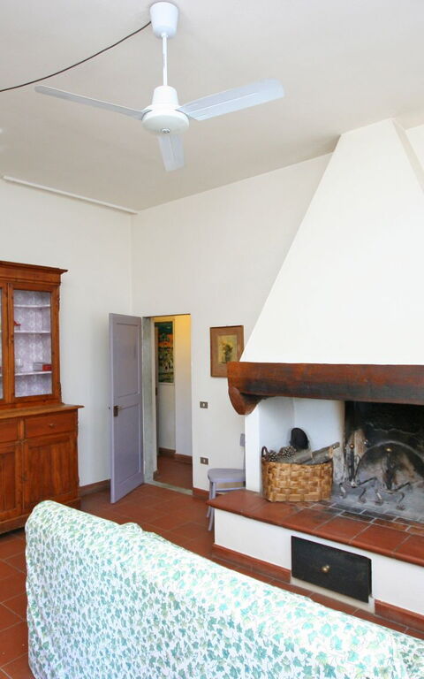 Il Frantoio: Kitchen, Living Room