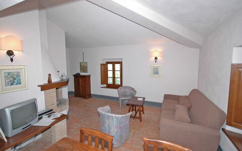 Accommodation Fornacino 2: Dining Room, Kitchen, Living Room