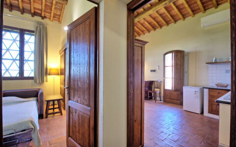 Accommodation Fornacino 1: Kitchen, Living Room