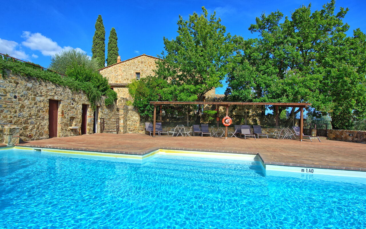 Brunello: Building Exterior, Outdoor, Pool