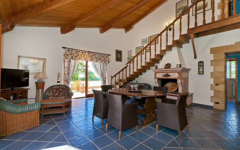 Villa Erice: Dining Room, Living Room