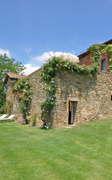 Podere Orietta: Building Exterior, Garden, Pool