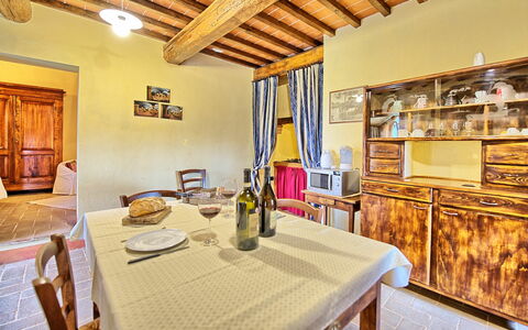 Accommodation Orietta 2: Dining Room, Living Room