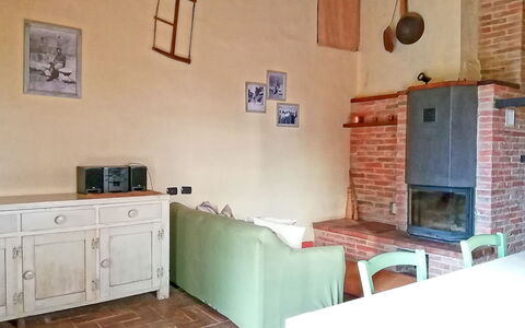 Accommodation Orietta 4: Dining Room, Living Room