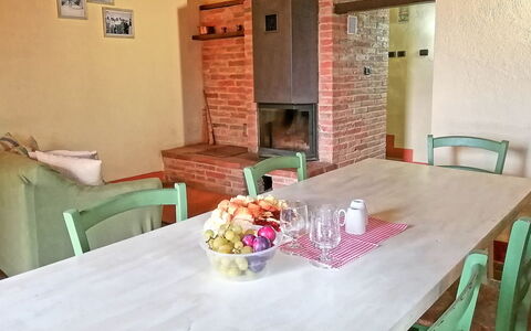 Accommodation Orietta 4: Dining Room, Living Room