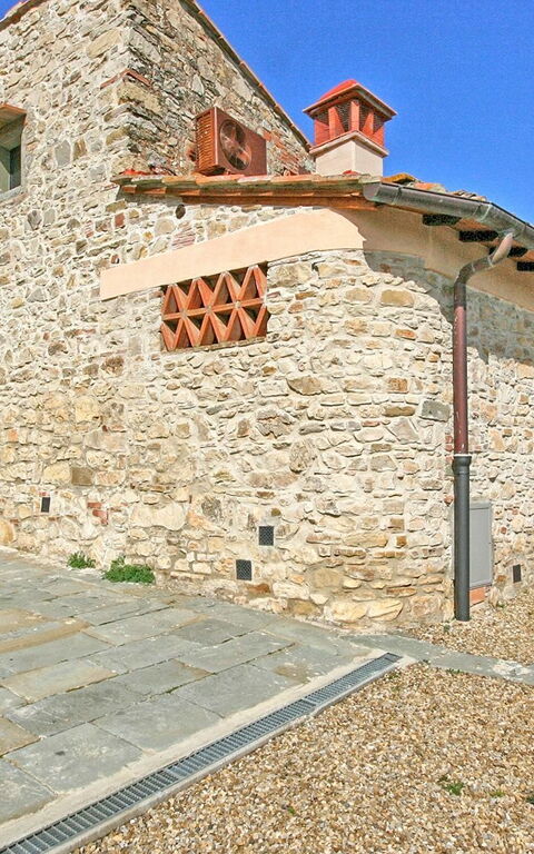 Le Fonti: Building Exterior